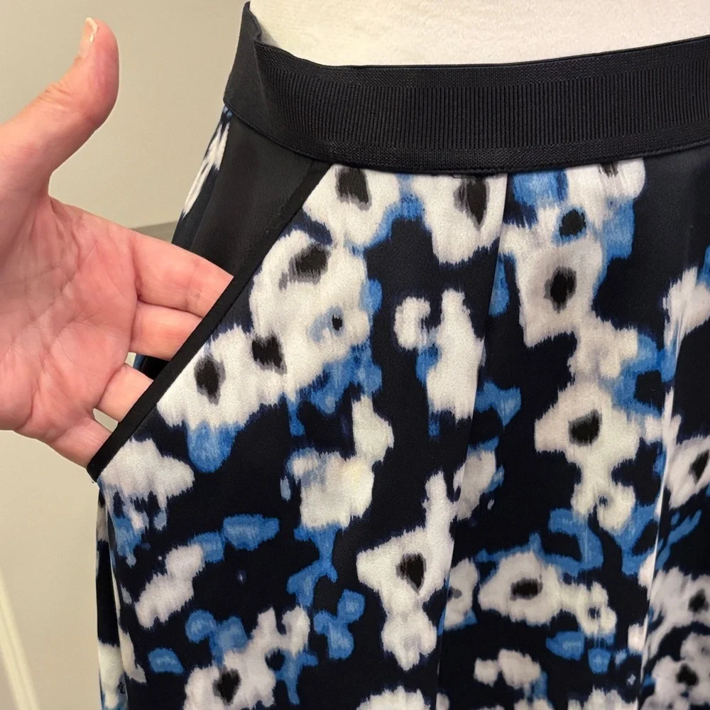 Ellen Tracy Floral Floral Midi Skirt - Pockets - Pleated, Lined, Black Blue